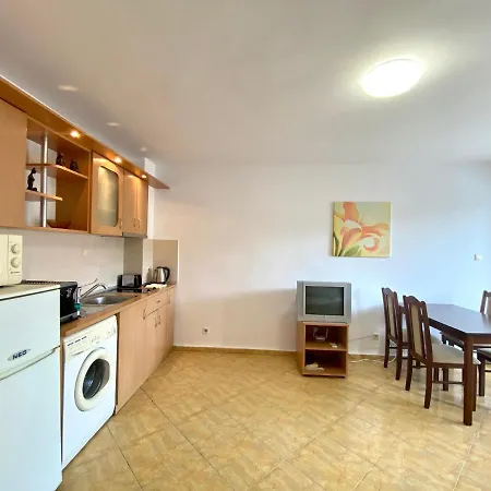 Bratanov Bravo 5 Apartment *